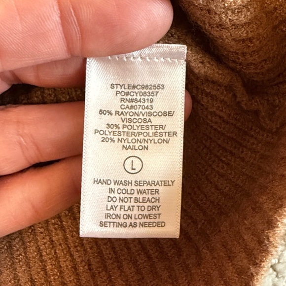 Cyrus V-Neck Ribbed Sweater - Picture 5 of 12